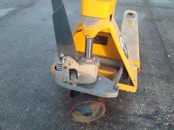 Paletový vozík  4 - 6