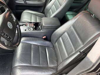 VW Touareg 3.0 V6 TDi Exclusive - 6