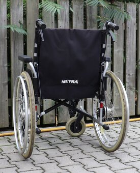 010-Mechanický invalidní vozík Meyra. - 6