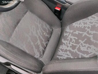 Prodám díly z tohoto bouraného vozu Peugeot 208, 1.2PurTech, - 6