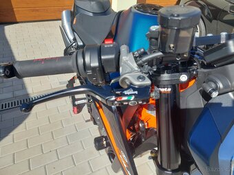 prodám KTM DUKE 890R - 6