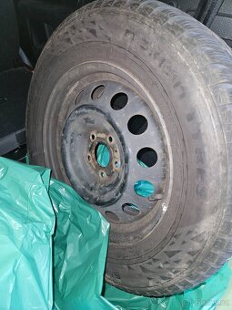 Zimni pneu + plechove disky - 6