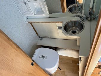 Karavan Hobby Excellent 495,R.V.: 2002 - 6