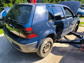 VW Golf 4 1.6 - 6
