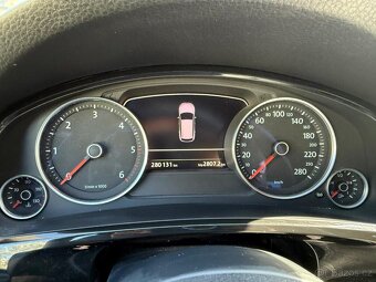 VOLKSWAGEN TOUREG R-LINE DPH - 6