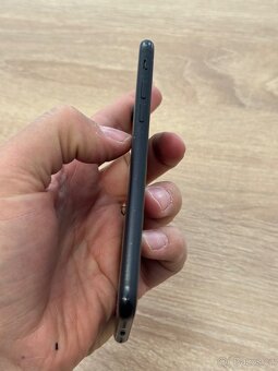 iPhone SE 2020 64GB (nová baterie) - 6