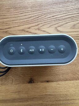 Bose Colour Soundlink - 6