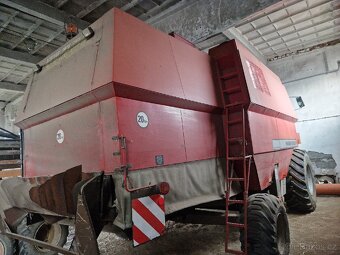 Sklízecí mlátička Massey Ferguson MF 40 kombajn - 6