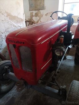 Starý traktor Zetor 15 - 6