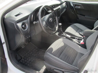 Toyota Auris 1.6 - 6
