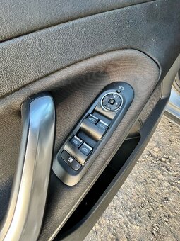 Ford Mondeo 1.6 - 6