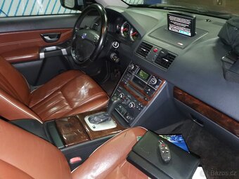 Volvo XC90 2,4 D AWD 4×4 EXKLUSIVE 136KW - 6