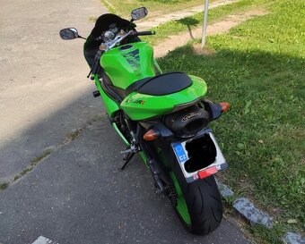 Kawasaki Ninja ZX6RR - 6