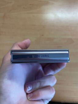 Samsung Galaxy Z Flip 4 - 6