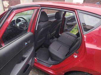 Hyundai i30 1.6 benzín 93KW-6KVALT,1MAJITEL, PO SERVISU, - 6