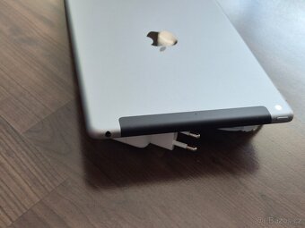 Apple iPad 6. generace 32gb Wifi + Cellular - 6