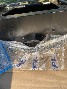 Nástěnný odsavač par MAAN Zetka 60, černý, nový, rozbitý - 6