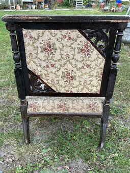 Krásně zdobené křesílko - 6