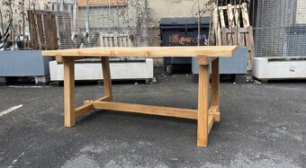 Masivní jídelní stůl - 6