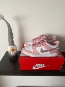 Nike Dunk Low Pink Velvet - 6