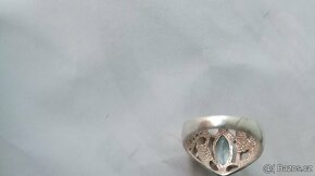 Prsten s modrým topazem ve stříbře ve vel. 62 - 6