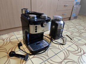 Prodám set pákový kávovar ETA kávomlýnek KRUPS - 6