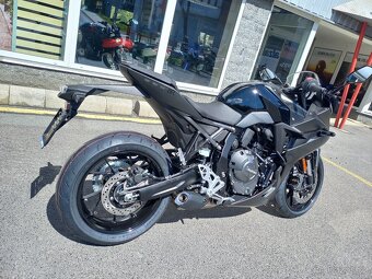 Suzuki GSX-8R nová - 6