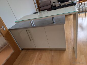 Stůl a skříňka s barovým pultem - 6