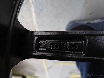 FORD FOCUS MK4 zimní kola 215/50/17 95V TOP STAV - 6