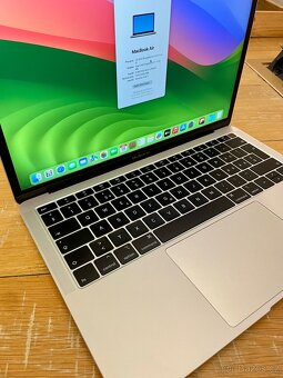 APPLE MACBOOK AIR 2019 13” i5/8/256 - SILVER - ZÁRUKA - 6