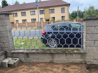 Branka s bránou + plot 4 kusy barva šedá materiál kov - 6