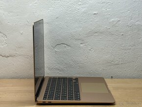 MacBook Air M1 13” 2020 /8GB RAM/Apple M1/256GB SSD/ Záruka - 6