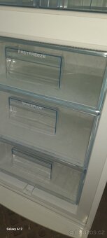 Lednicka s mrazakem Elektrolux - 6