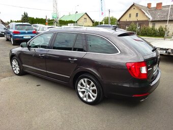 SUPERB COMBI II Elegance 2,0 TDI 125kW + DSG + SERVISKA - 6