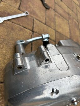 motor Jawa 550 - 6