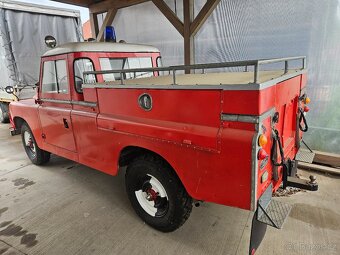 Land Rover 109 long požiarny special - 6