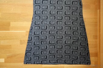 Dámské šedočerné úpletové šaty s kapsami vel. S/M - 6