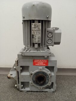 Elektrické motory Lenze a Sew Eurodrive - 6