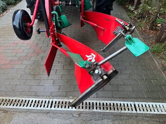 Souťežní pluh Kverneland MZ+ traktor Hattat c3065 - 6