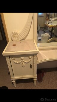 Prodám luxusní set nábytku ve stylu Ludvík XVI. - 6