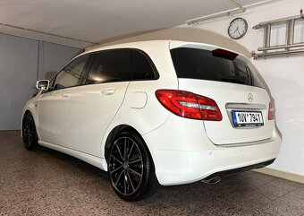 Mercedes - Benz B 180, Edition Black & White, atraktivní vůz - 6