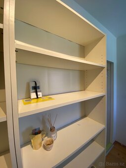 Bílá knihovna Billig IKEA - 6