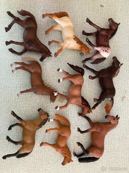 Schleich koně,asi 80 ks,cena za ks 80 Kč - 6