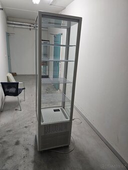 chladnička s vitrínou - 6
