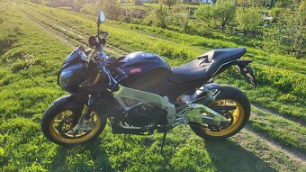 Aprilia Tuono V4R - 6