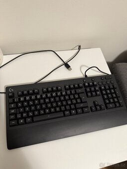 Herní notebook + klávesnice a myš - 6