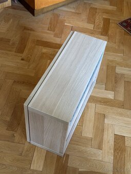 Závěsná skříňka s osvětlením - 6