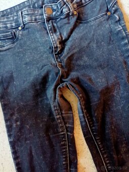 8x džíny vel. XS/34 a S/36 H&M, Sinsay, Zara, Bershka... - 6