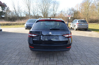 PRODÁM ŠKODA SUPERB COMBI 2.0TDI 150PS MAXIMÁLNÍ VÝBAVA 2015 - 6