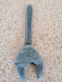 Klíč instalaterský(univerzální) - 6